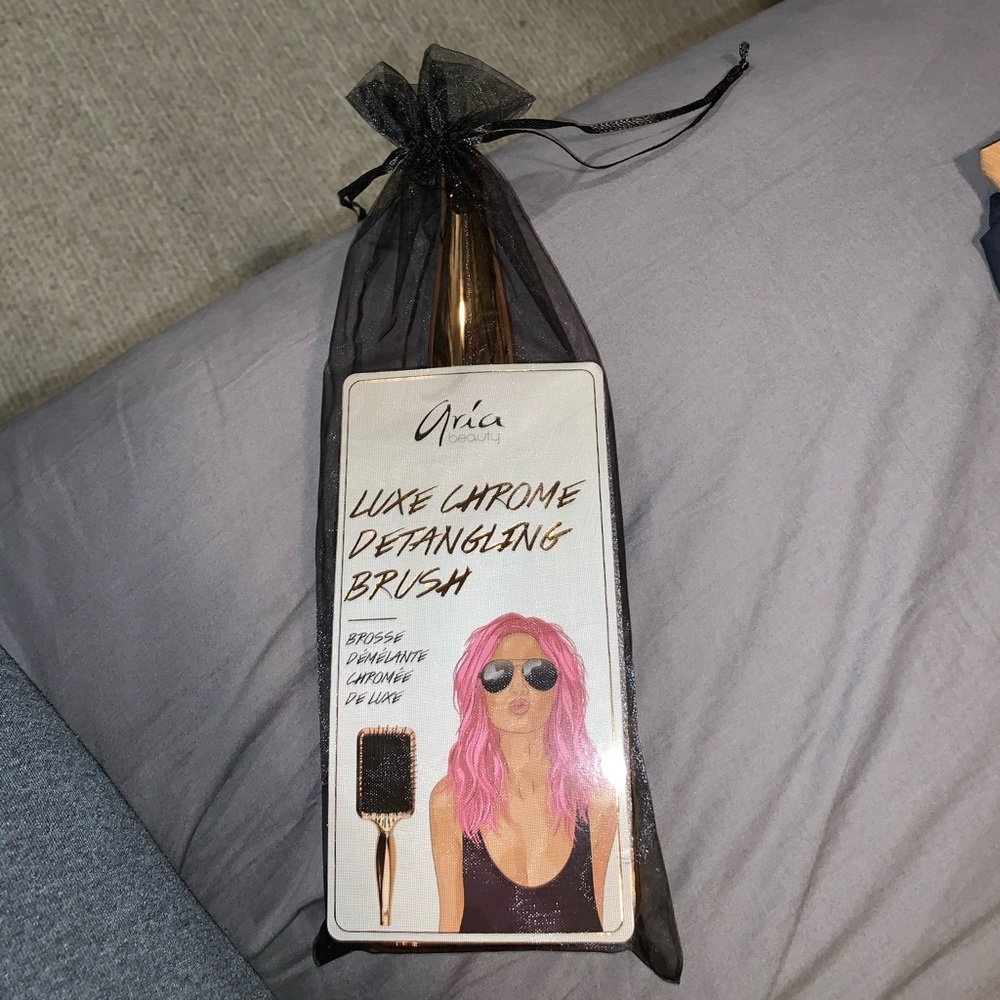 Aria Detangling Brush